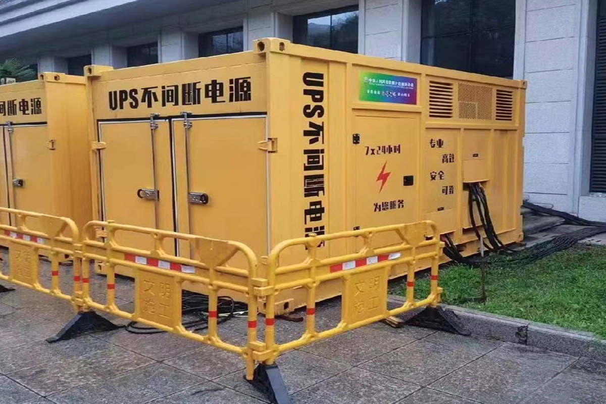 华南热作学院发电机租赁施工现场